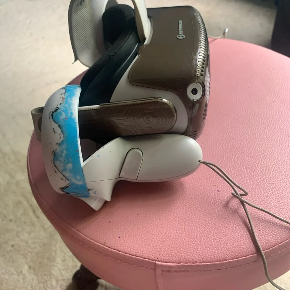 Im selling a oculus quest 2 great condition protective cover both controllers